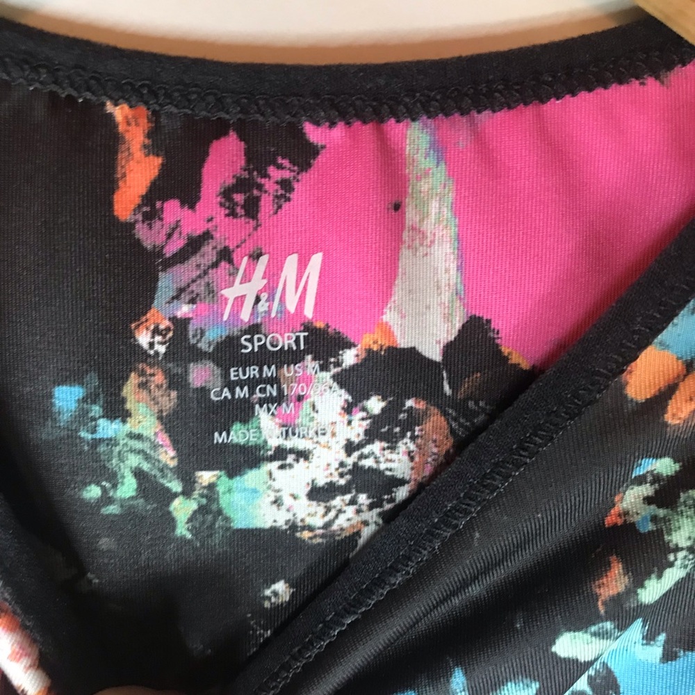 H&M Workout Top - Picture 3 of 5